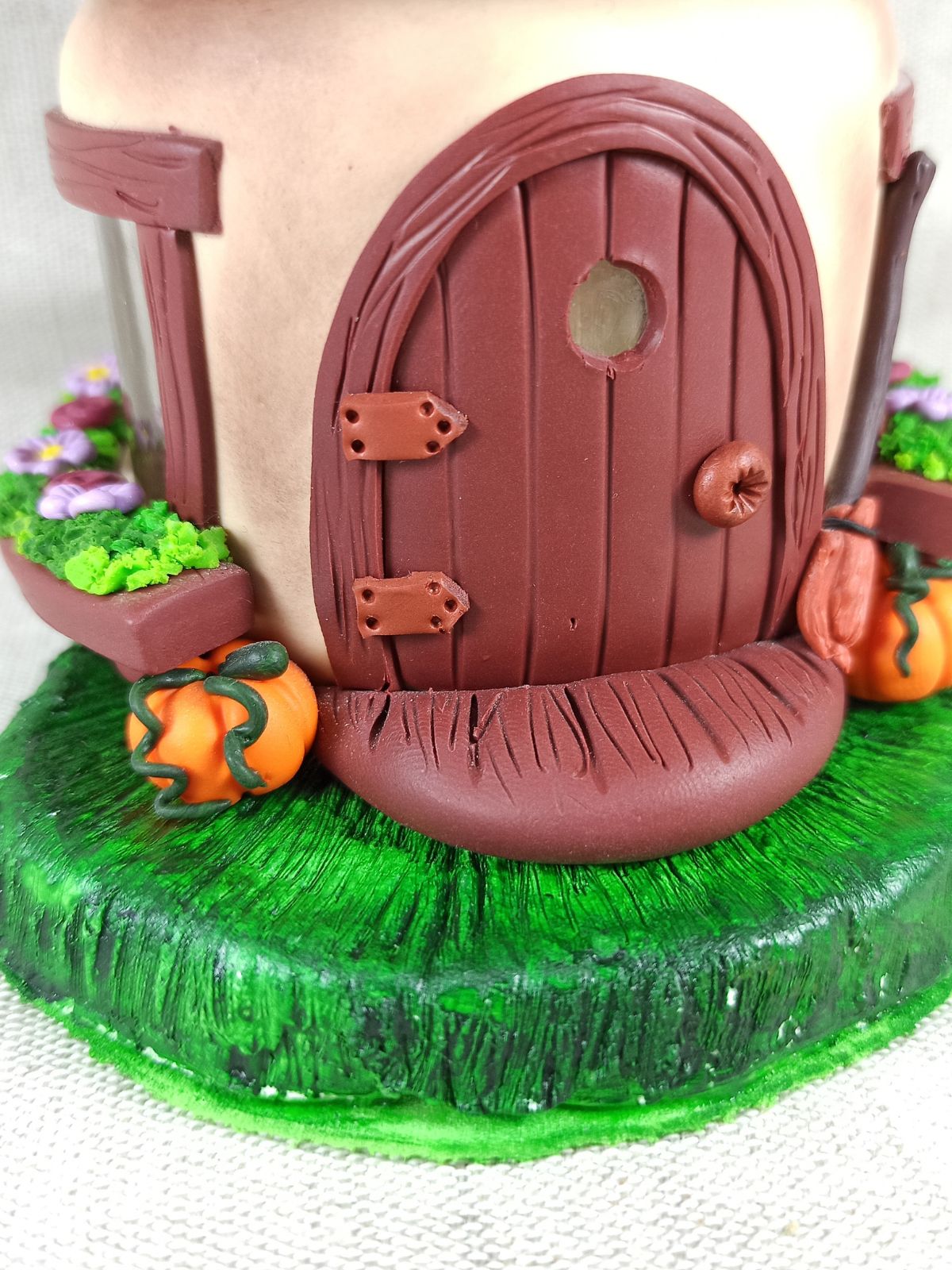 Witch house with broom and pumpkins night light