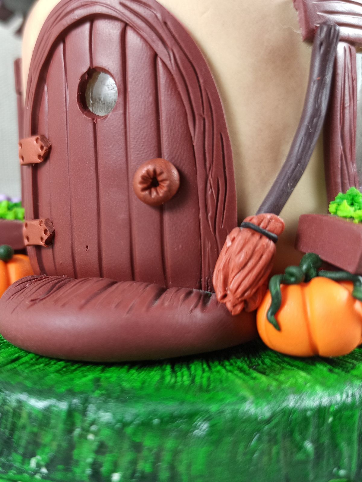 Witch house with broom and pumpkins night light